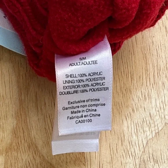 New Hudson’s Bay Canadian 2010 Vancouver Olympic Mittens - Picture 9 of 11